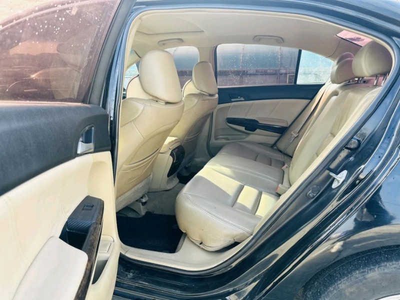 东莞10年本田雅阁8