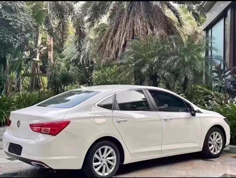 济南16年别克威朗1