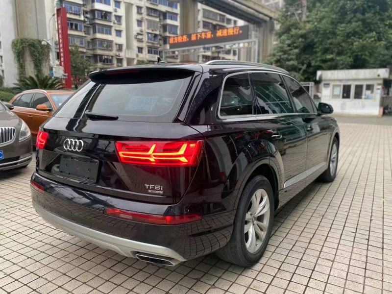 重庆18年奥迪Q72