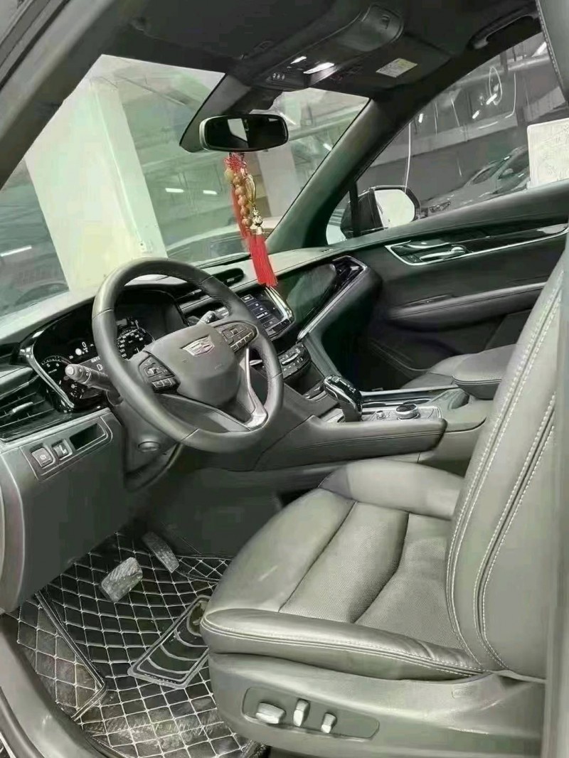 成都20年凯迪拉克XT65