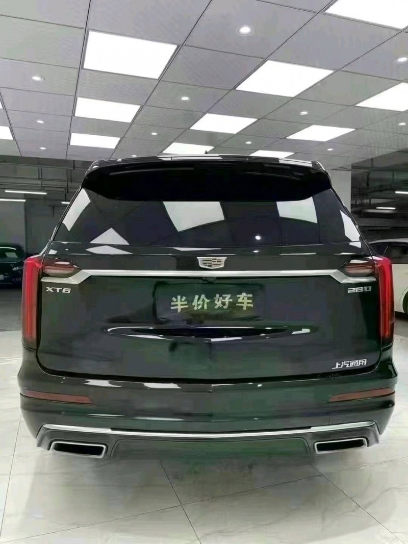成都20年凯迪拉克XT66