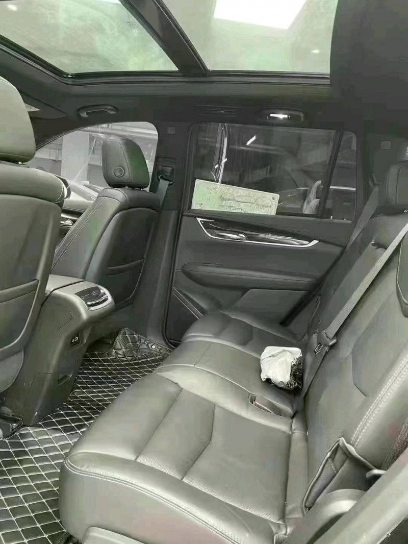 成都20年凯迪拉克XT67