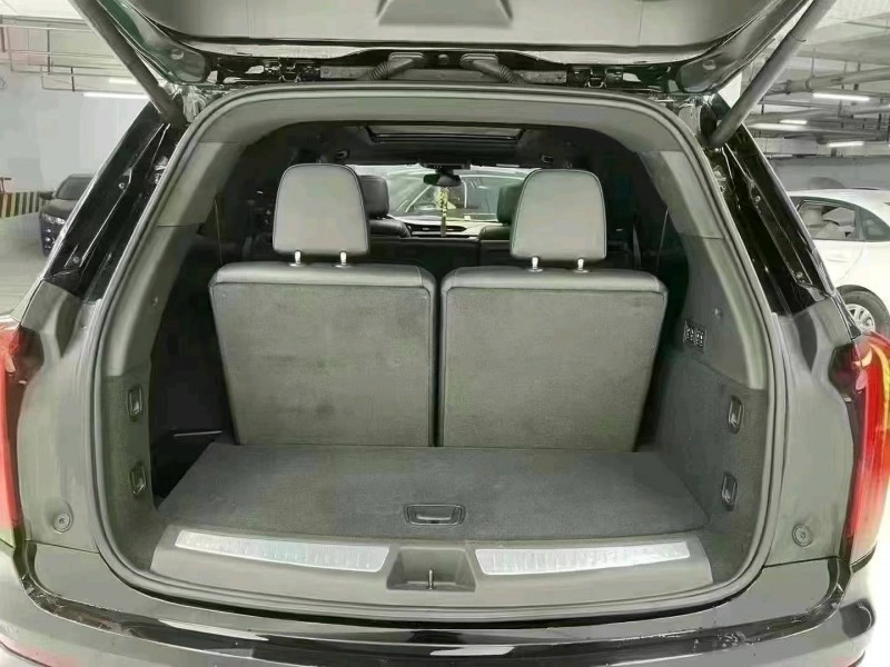 成都20年凯迪拉克XT69