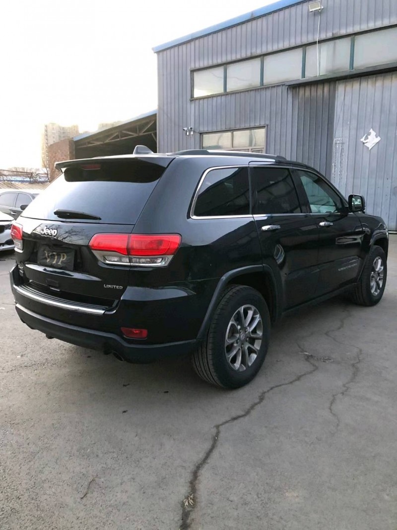 沈阳14年Jeep大切诺基4