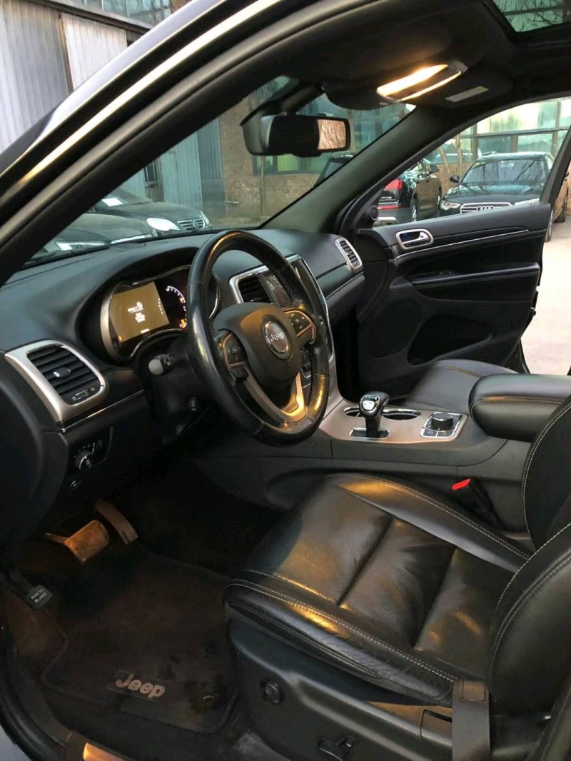 沈阳14年Jeep大切诺基8