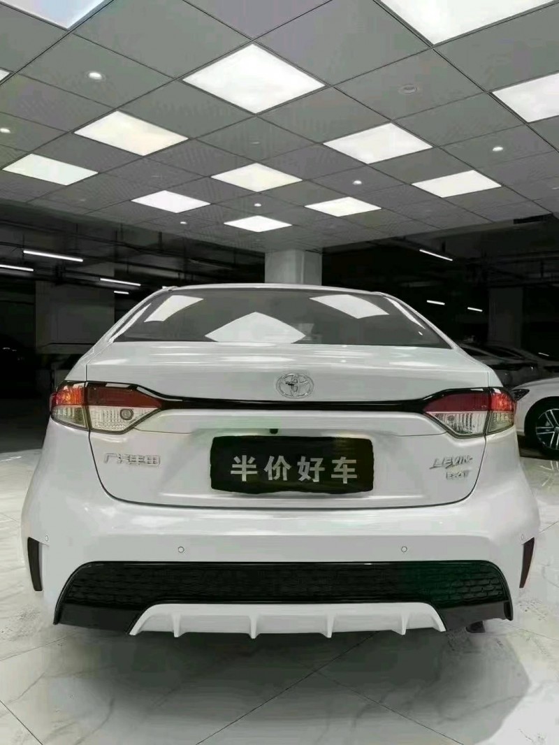 成都22年丰田雷凌5