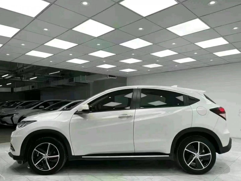 成都19年本田缤智3