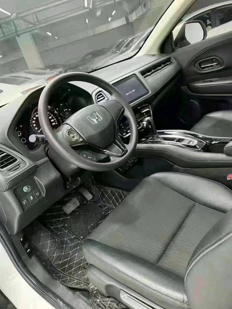 成都19年本田缤智5