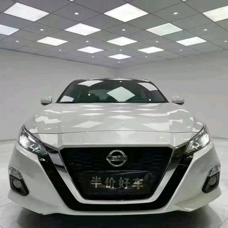 成都20年日产天籁1