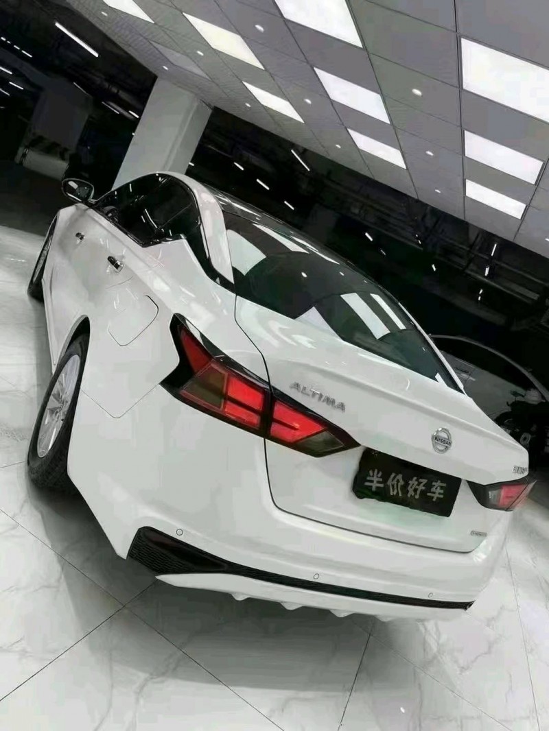 成都20年日产天籁4