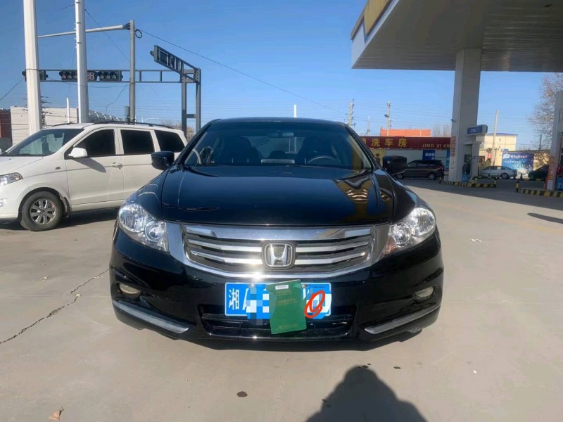 保定13年本田雅阁1