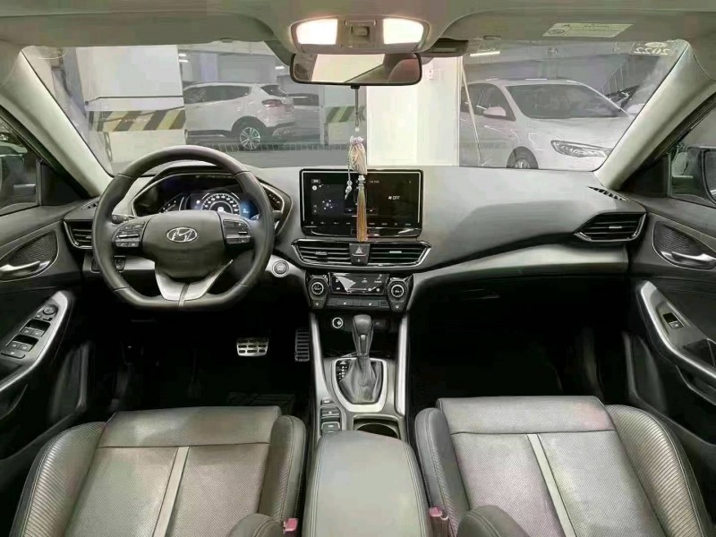 成都20年现代菲斯塔8