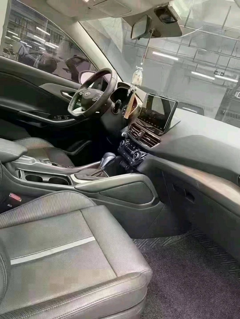 成都20年现代菲斯塔8