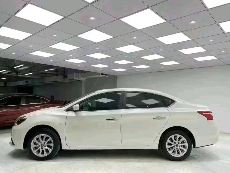 成都20年日产轩逸5