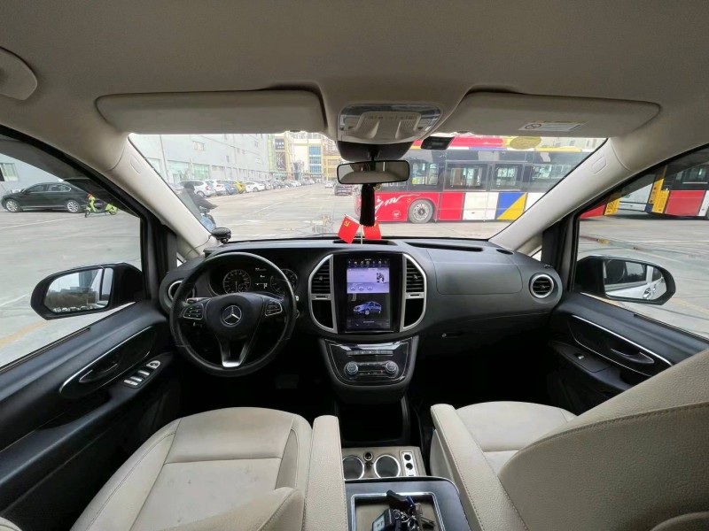 广州17年奔驰威霆6