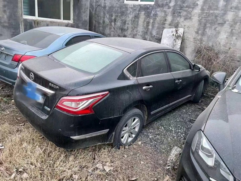 济南13年日产天籁1