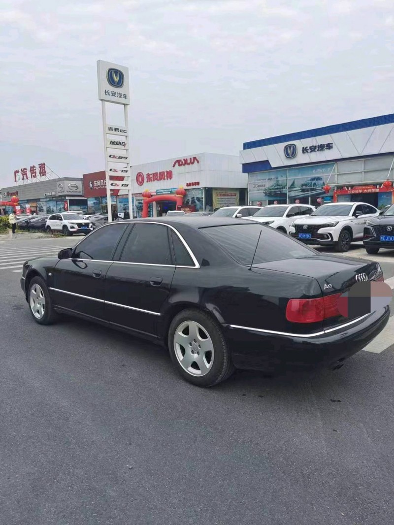 深圳01年奥迪A8L3