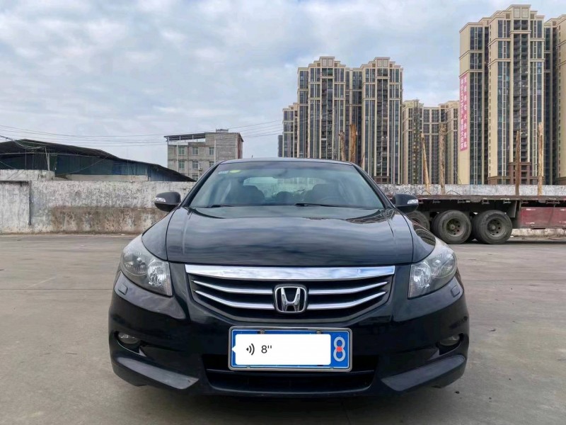 珠海13年本田雅阁1