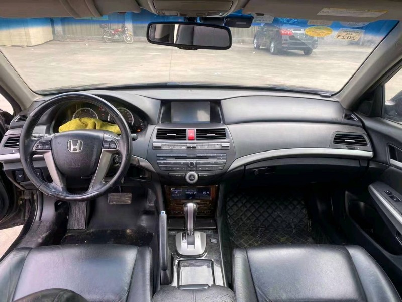 珠海13年本田雅阁5