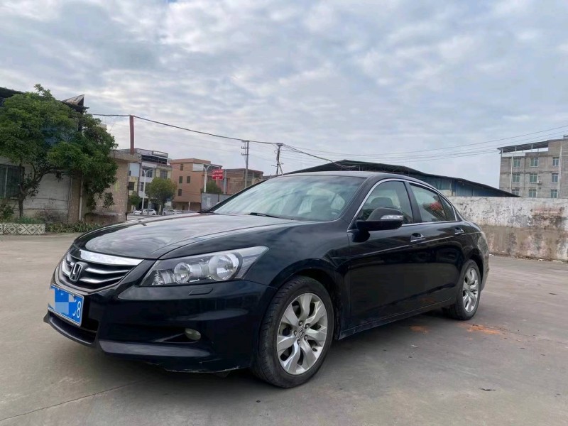 珠海13年本田雅阁6