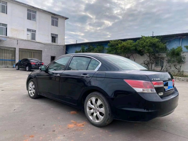 珠海13年本田雅阁9