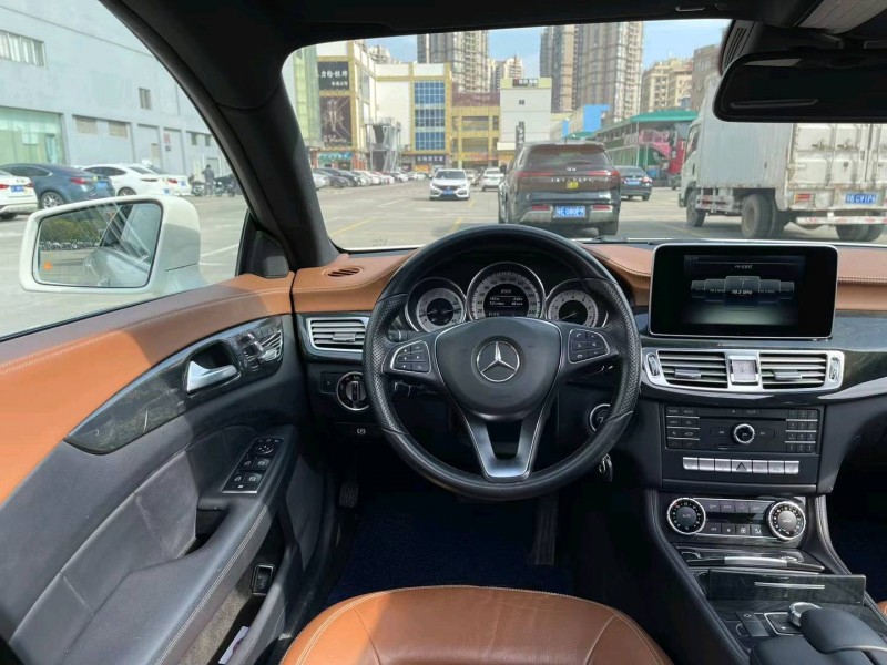 广州16年奔驰CLS5