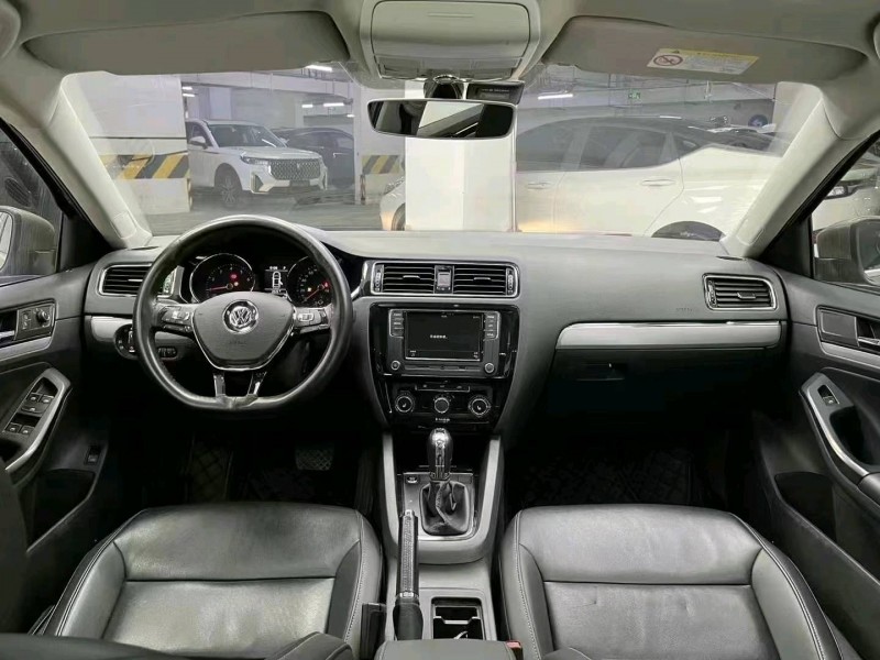 成都18年大众速腾8