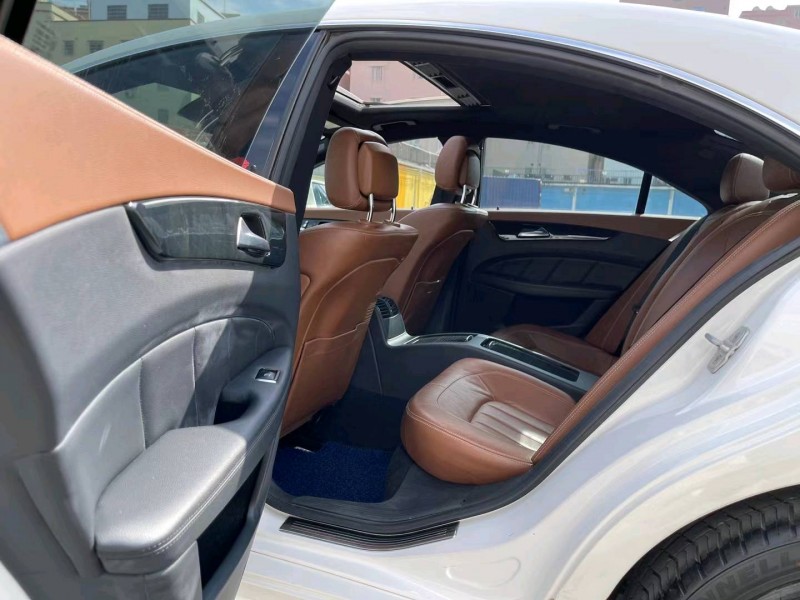 广州16年奔驰CLS3