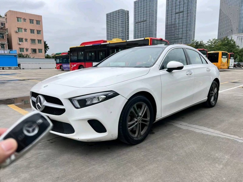 广州19年奔驰A2