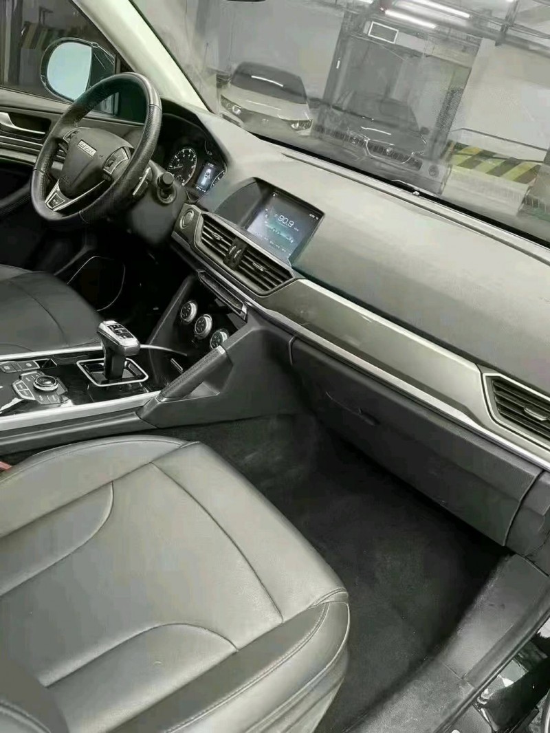 成都18年哈弗H68