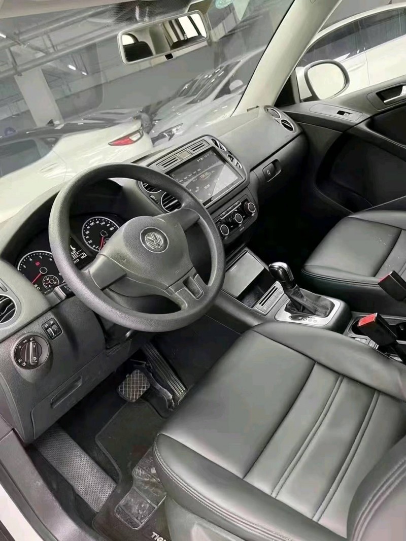 成都16年大众途观6