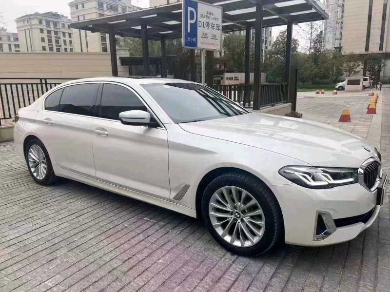 重庆21年宝马5系4