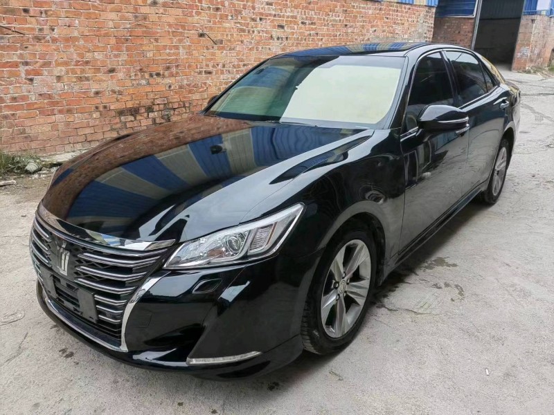 邯郸17年丰田皇冠2