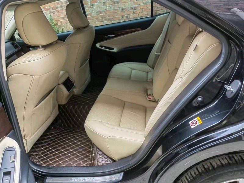 邯郸17年丰田皇冠5