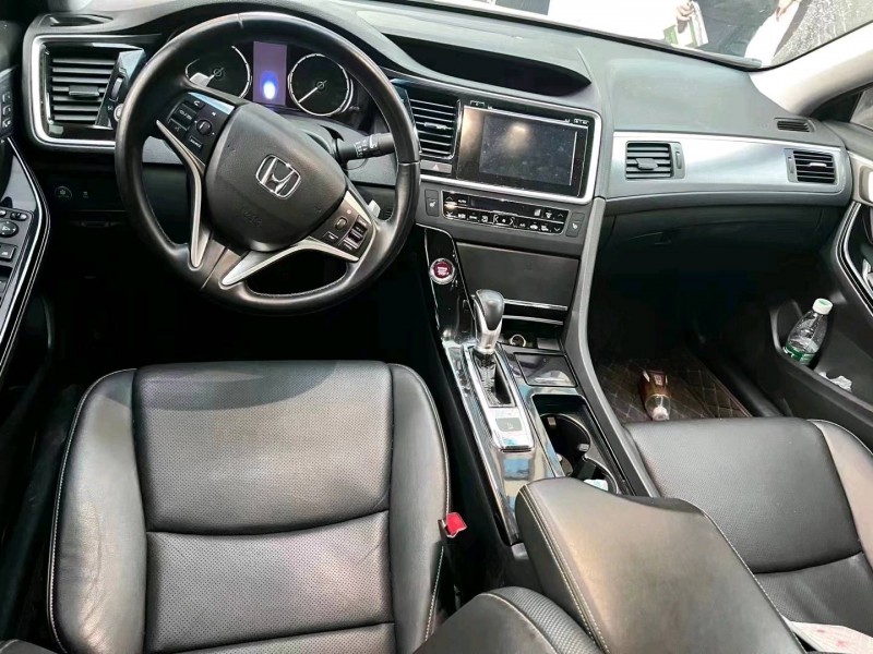 宜春18年本田思铂睿4