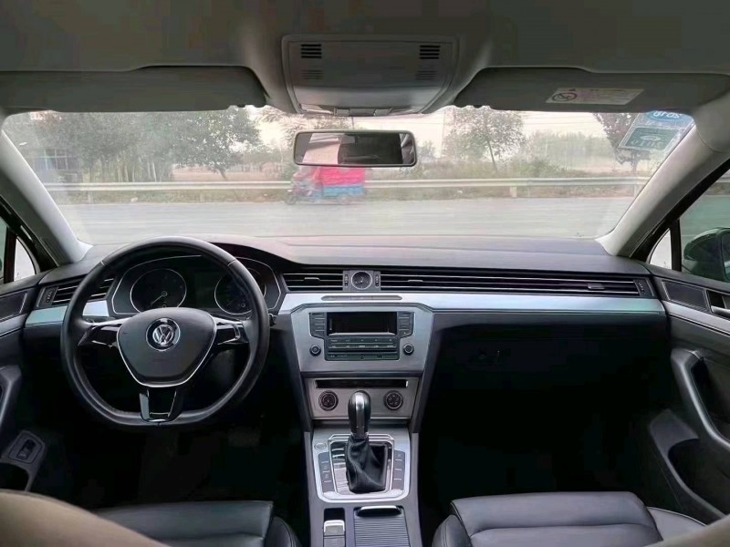 北京17年大众迈腾8