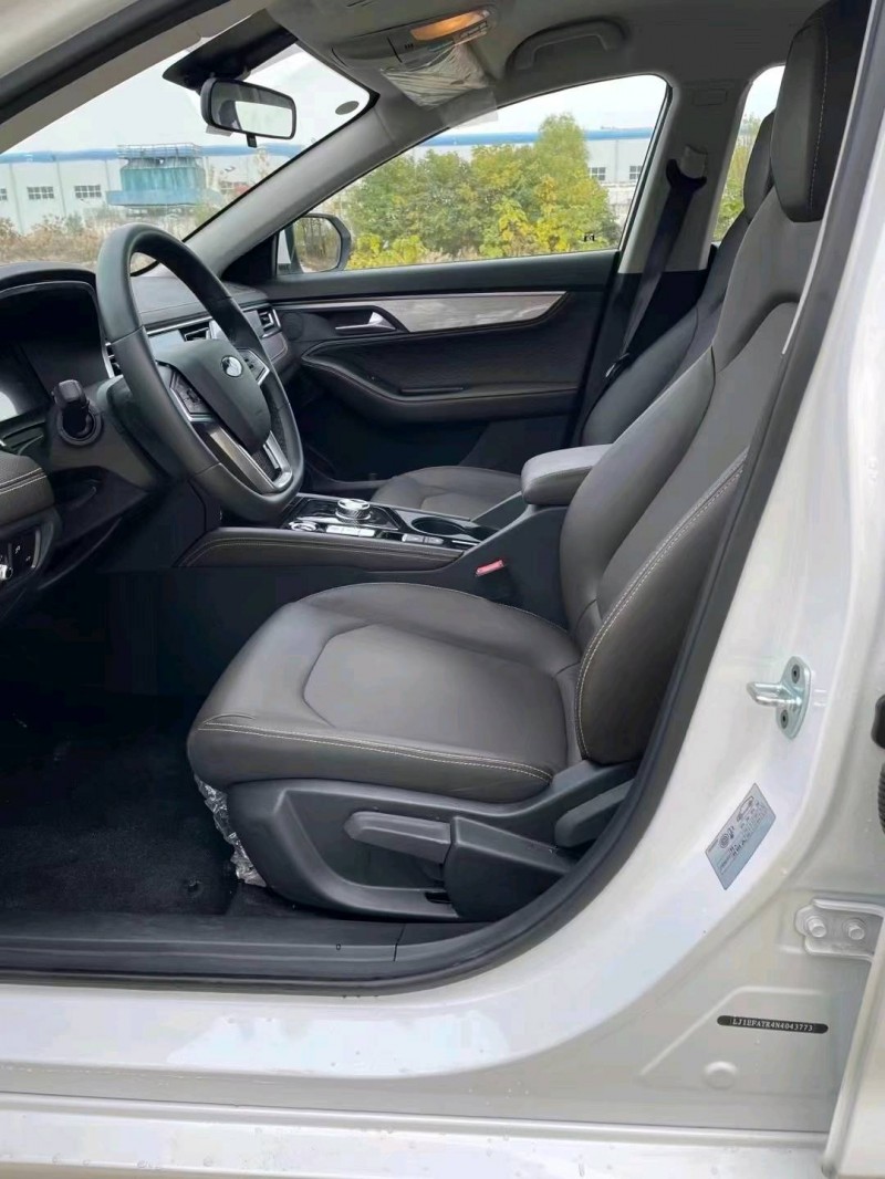 北京22年江淮思皓7