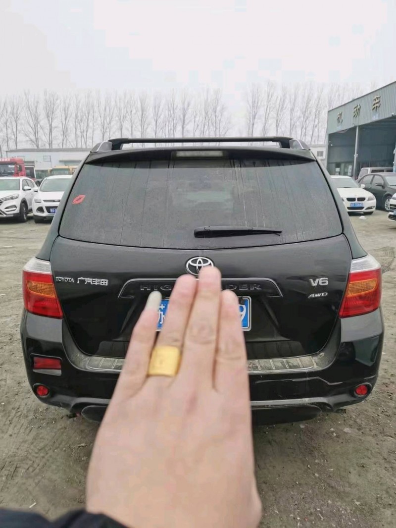 北京10年丰田汉兰达2