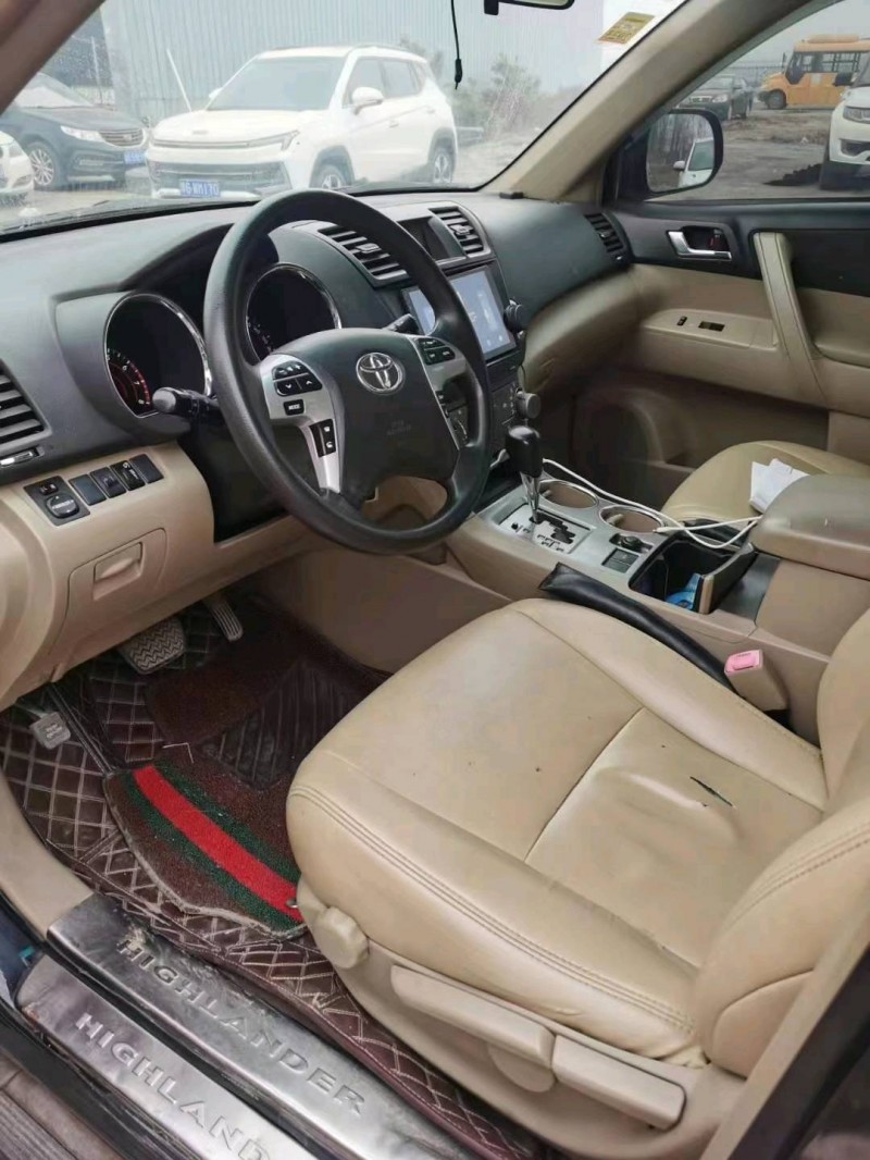 北京10年丰田汉兰达3