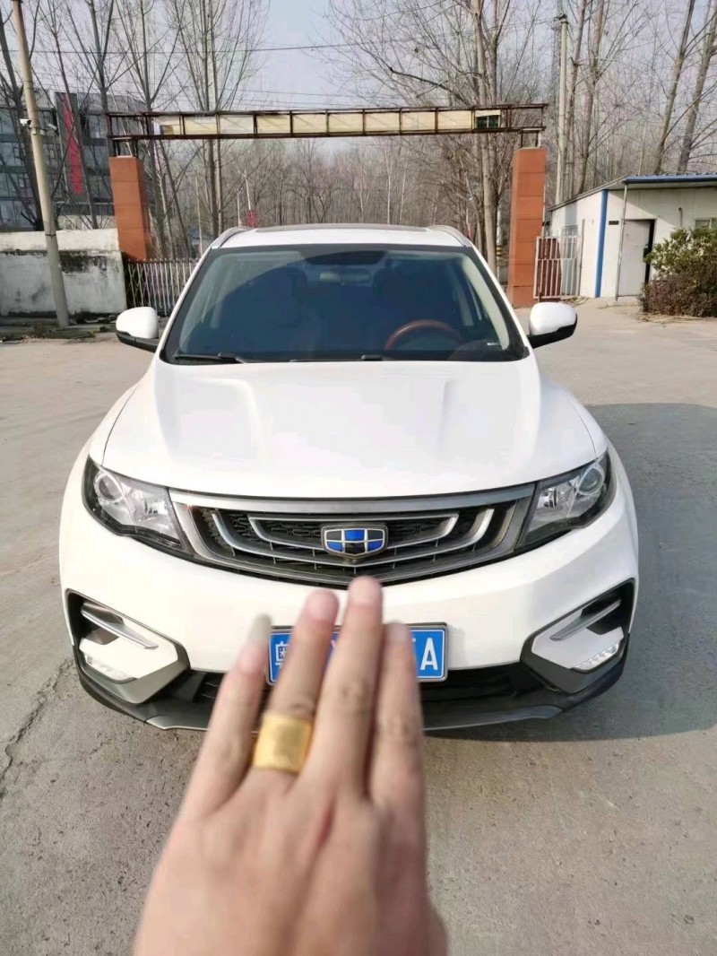 北京19年吉利博越1