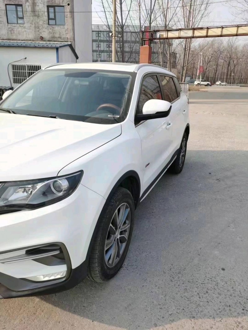 北京19年吉利博越3