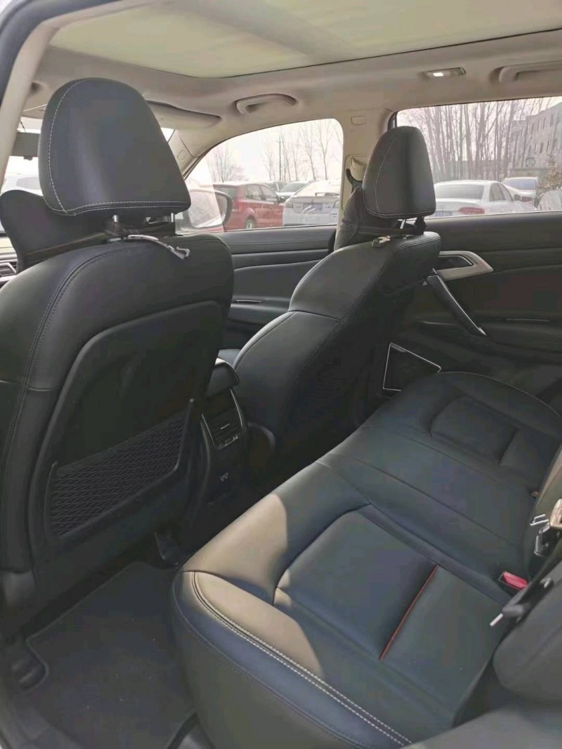 北京19年吉利博越5