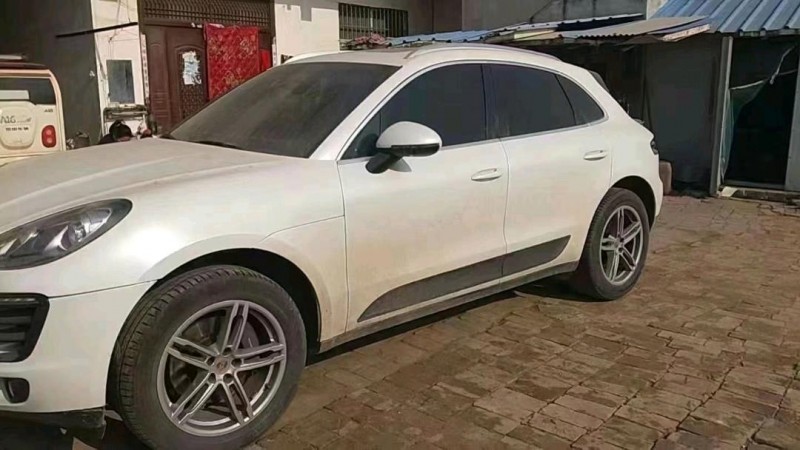 北京15年保时捷Macan1