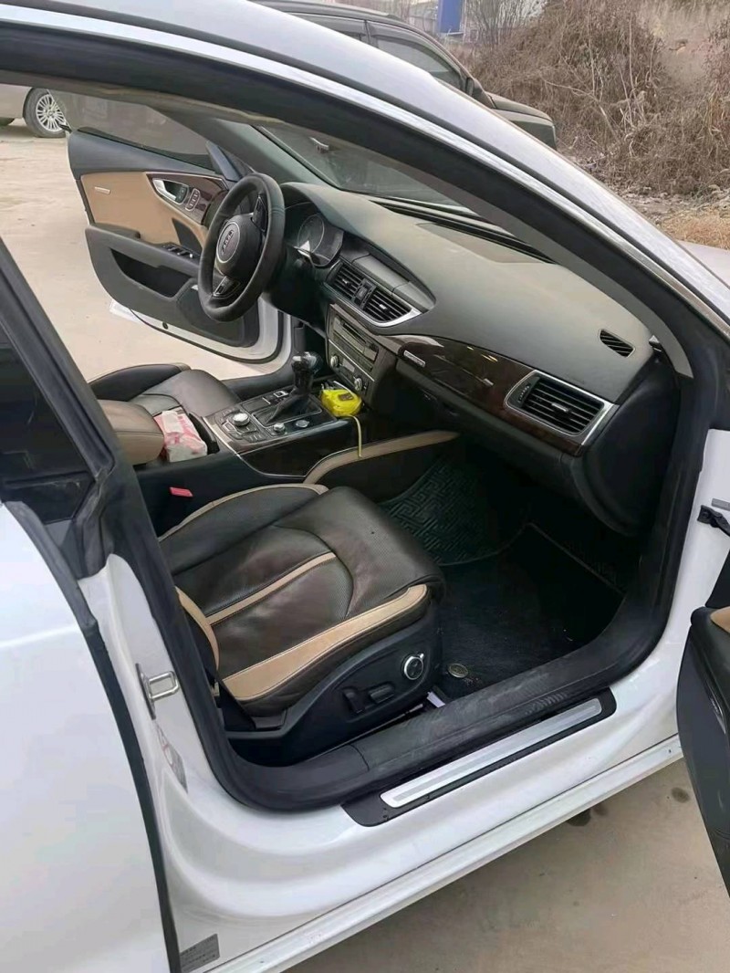 北京16年奥迪A7L1