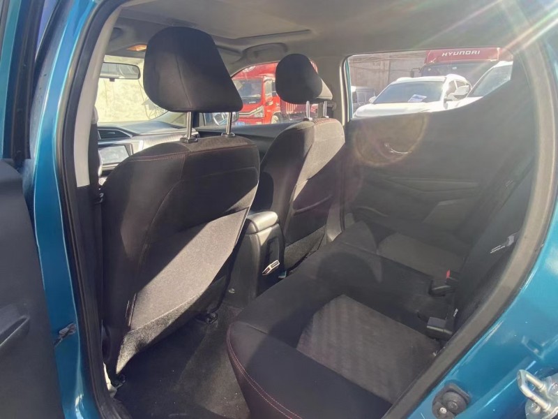 保定18年日产蓝鸟8