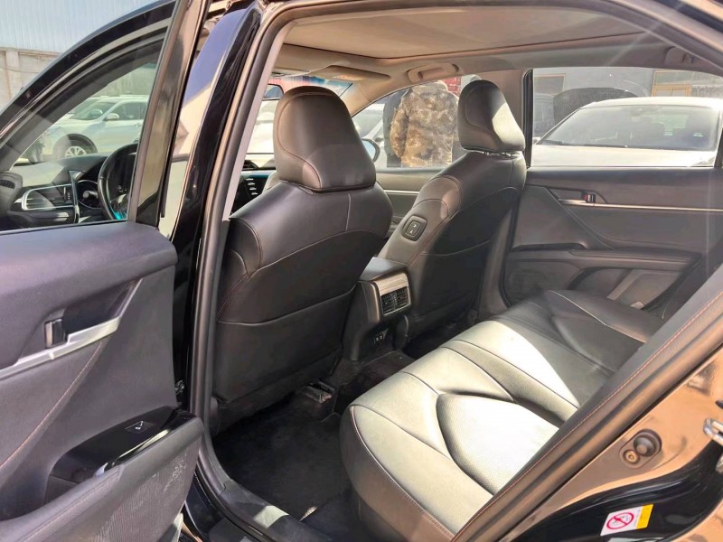 保定19年丰田凯美瑞8