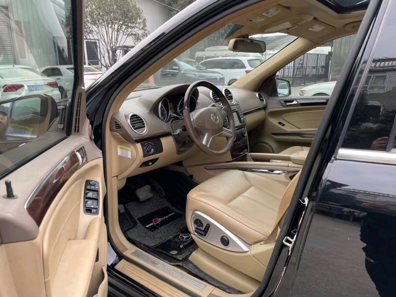 重庆13年奔驰GL8