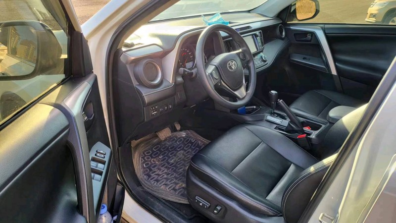 邯郸18年丰田RAV4荣放4