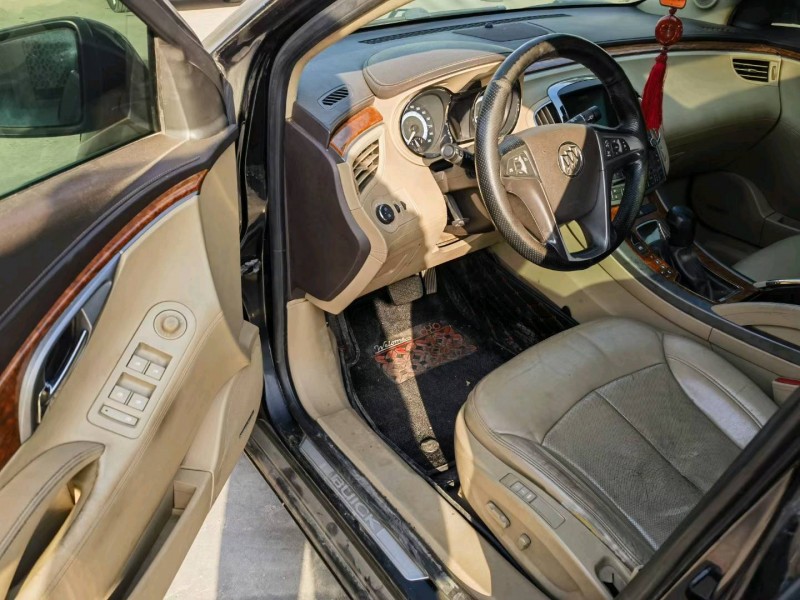 保定10年别克君越7