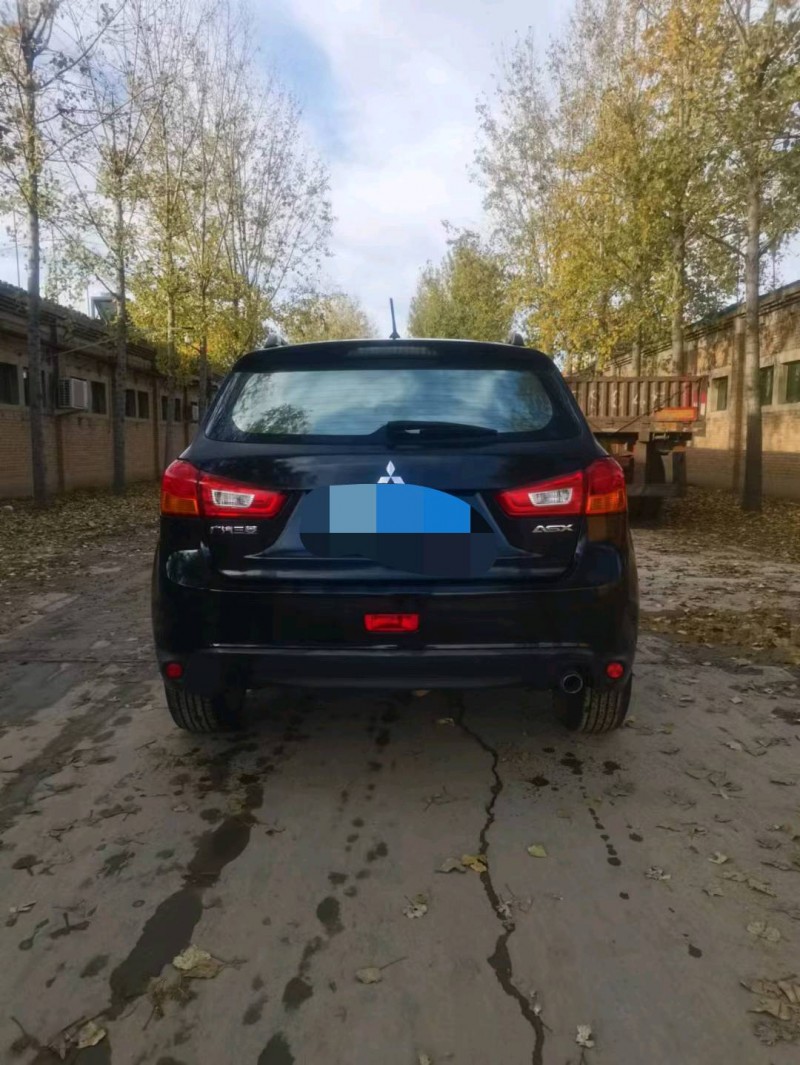 保定14年三菱劲炫4